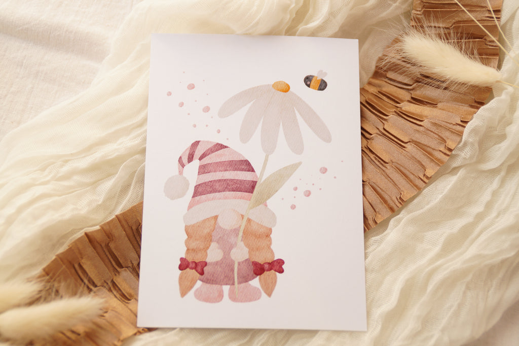 Postkarte "Wichtel mit Blume"