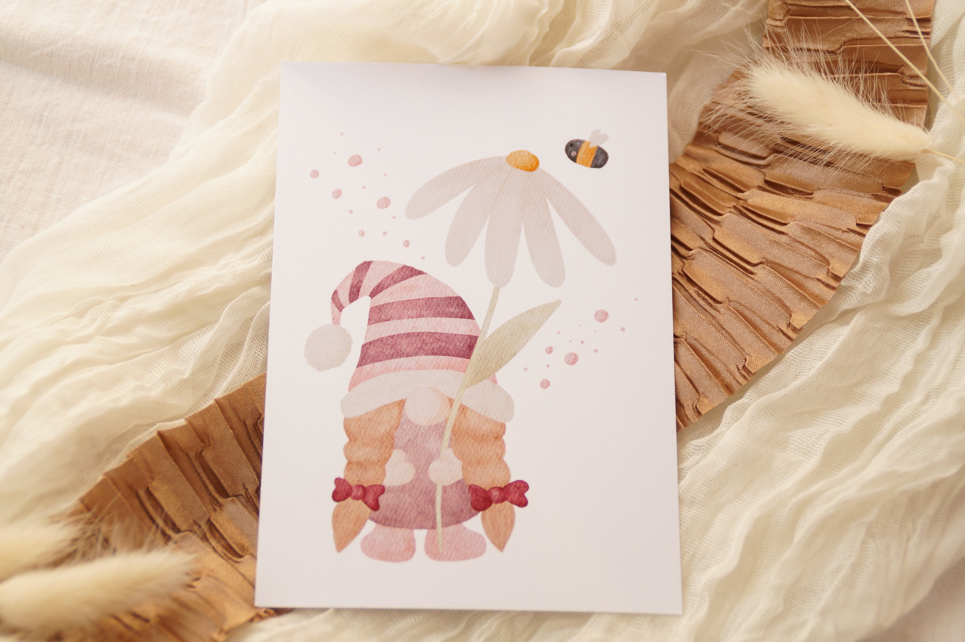 Postkarte "Wichtel mit Blume"