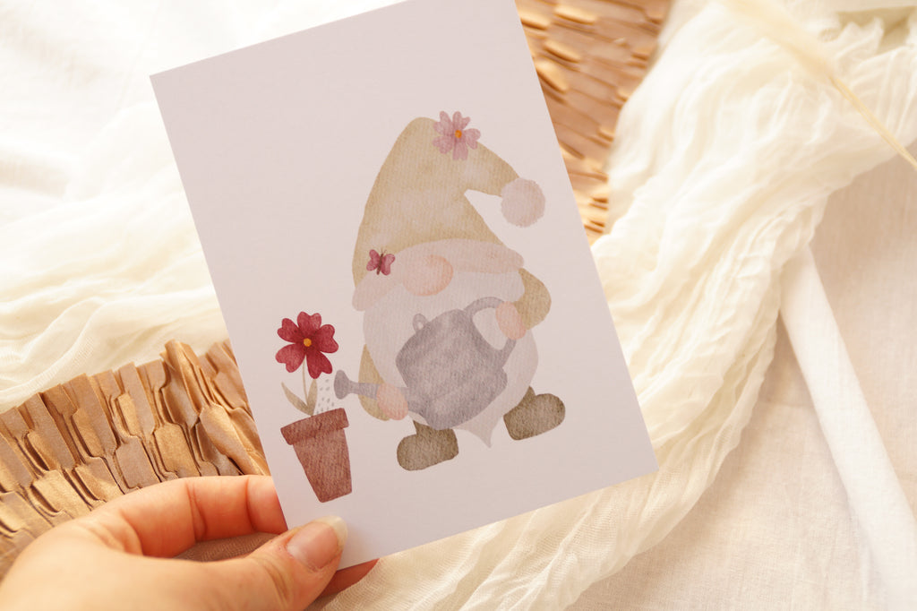 Postkarte "Wichtel mit Gießkanne"